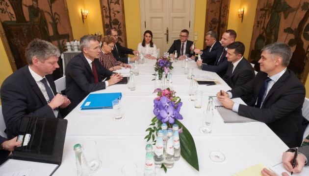 Зеленський і генсек НАТО обговорили співпрацю з Альянсом та ситуацію на Донбасі