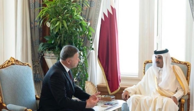 New ambassador of Ukraine presents credentials to Amir of Qatar