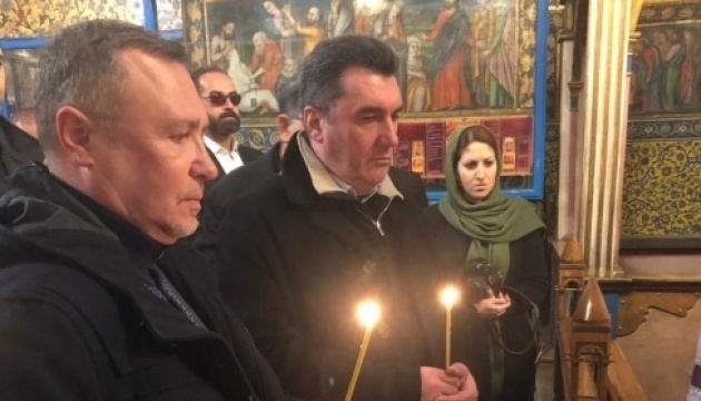 Danilov in Iran honors memory of Ukrainians who died in UIA plane crash