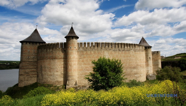 На протиаварійні роботи в Хотинській фортеці виділили 8,5 мільйона гривень