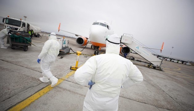 Gesundheitsministerium: Es gibt keine Erkrankte unter Ukrainern im Flugzeug aus Wuhan