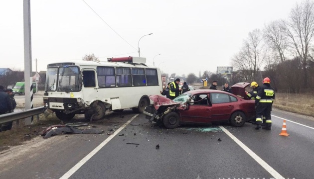 Смертельна ДТП у Чернігові - зіткнулися пасажирський автобус та легковик