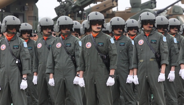 У Південній Кореї через коронавірус 7,7 тисячі військових помістили в карантин У Південній Кореї через коронавірус 7,7 тисячі військових помістили в карантин
