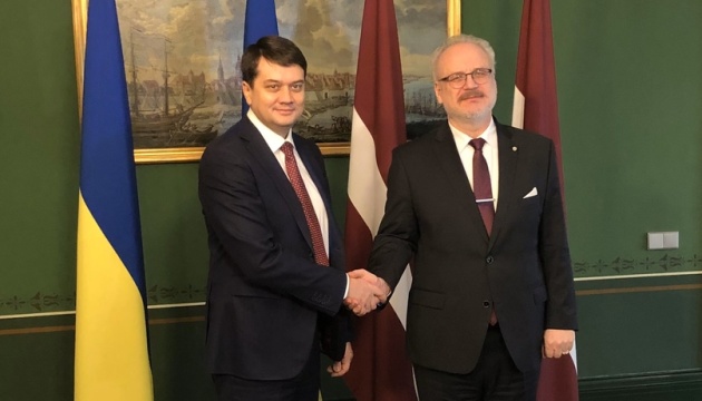 Razumkov thanks President of Latvia for support to Ukraine, rehabilitation of soldiers