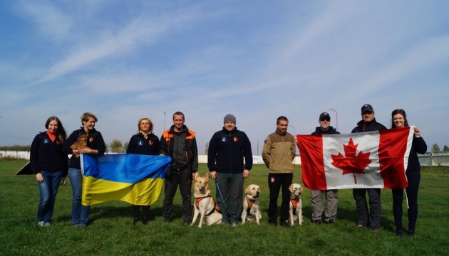 Діаспора в Канаді розповіла про допомогу сиротам, переселенцям і захисникам України