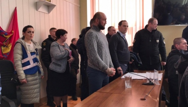 “Мокрий” скандал зі штовханиною: депутат ВР “поставив на вуха” міськраду Мелітополя