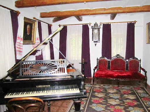 Державний музей-заповідник Карпенка-Карого у Кропивицькому 3АА