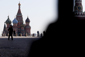 Кремль дав вказівку забезпечити закриття виставки у Москві масовкою з ТОТ