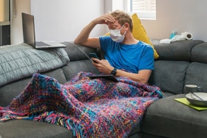 В Україні можуть скоротити термін самоізоляції при COVID-19