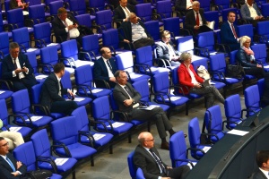 Парламенти в умовах пандемії: дистанційні, напівдистанційні, в ізоляції та на карантині