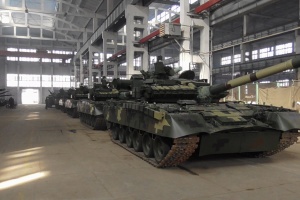 Las Fuerzas Armadas de Ucrania reciben tanques T-80 modernizados