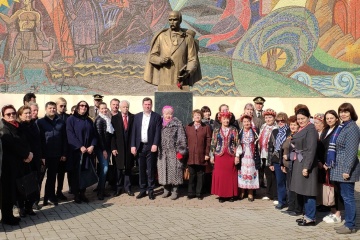 В Узбекистані відзначили 206-річчя від дня народження Шевченка