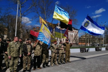 Хода та молебень: у Херсоні відзначили День добровольця