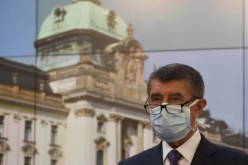 В Чехии запретили выходить из дома без масок