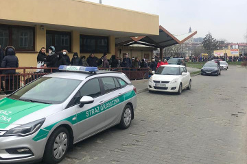 Дещиця: Усі п’ять потягів 20 березня з Польщі переповнені