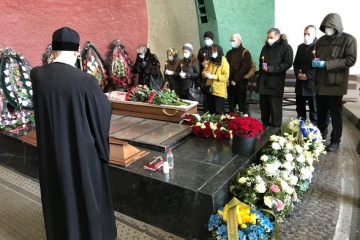 На Байковом кладбище прощаются с Бекешкиной