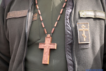 Мати загиблого пілота з позивним «привид Києва» пішла у військові капелани