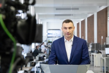 “Припиніть вештатися”: Кличко каже, що коронавірус “розповзається” Києвом