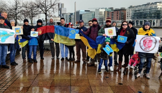 В Ірландії українці провели флешмоб проти російської окупації Криму