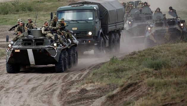Russia pulls 90,000 troops, 1,100 tanks, hundreds of planes to border with Ukraine