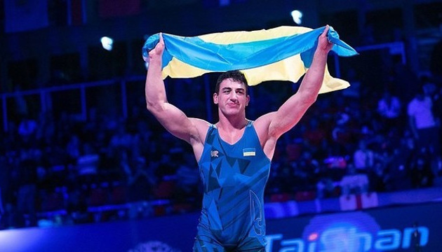 El luchador Novikov reconocido el mejor deportista de febrero en Ucrania 