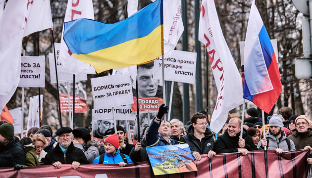 Марш Нємцова без лапок і синдикат російських «незалежних» медіа