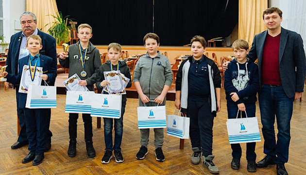 Школяр із Харкова виграв три золоті медалі чемпіонату України з шахів