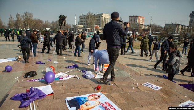 У Бішкеку напали на учасниць жіночого маршу