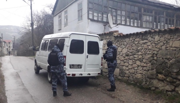 У Криму проходять обшуки і затримання кримськотатарських активістів