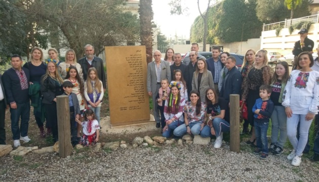 В «Українському парку» в Бейруті з’явився «Заповіт» Шевченка арабською мовою