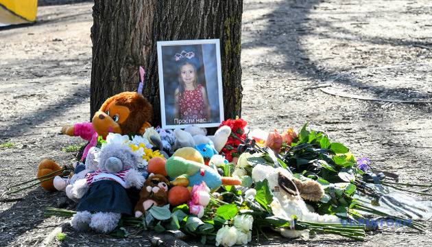 Мерія Запоріжжя виплатить 100 тисяч родині дівчинки, яка трагічно загинула в парку
