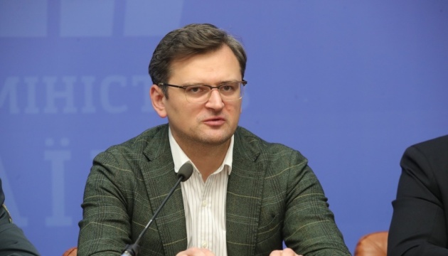 Kuleba rief Lawrow auf, ukrainische Gefangene in Russland und auf der Krim freizulassen