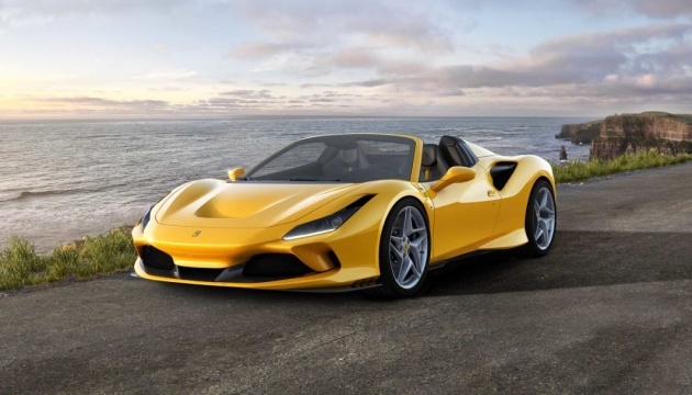 Ferrari призупинила виробництво авто