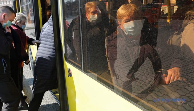 У Тернополі призупинили рух громадського транспорту