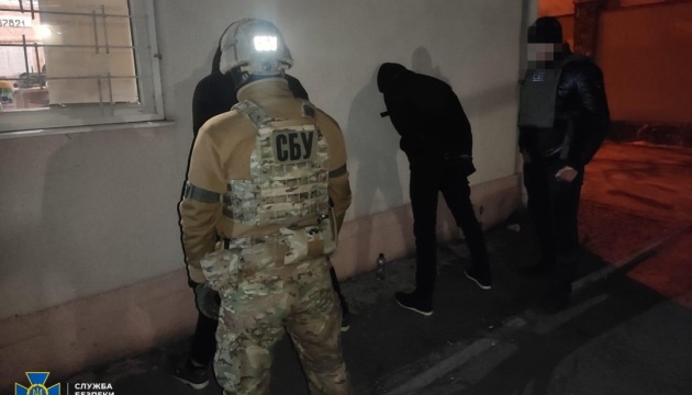 ウクライナ保安庁、ヘルソン市内で民間人に変装したロシア軍人を拘束