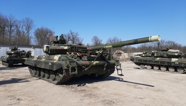 Ukrainian military receive upgraded T-64 tanks