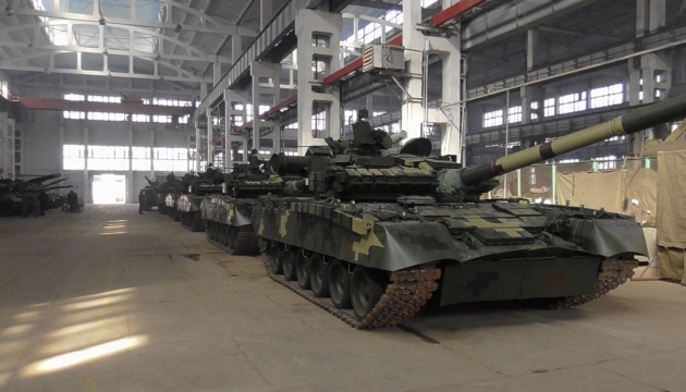 Las Fuerzas Armadas de Ucrania reciben tanques T-80 modernizados