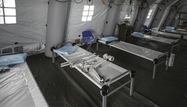Ліжка для хворих на COVID-19 можуть розміщувати у виставкових центрах та палацах спорту
