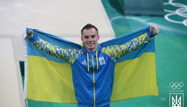 Олег Верняєв удванадцяте визнаний кращим спортсменом місяця в Україні