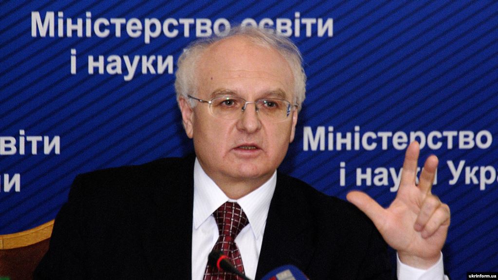 Тодішній міністр освіти і науки України Іван Вакарчук на пресконференції в Києві, 26 лютого 2010 року