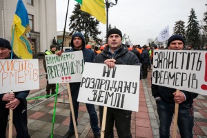 Українці вперше в історії стали власниками землі, але чомусь не зраділи