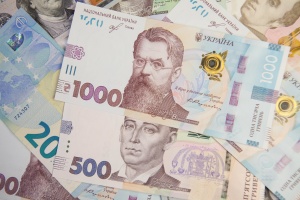 Валютний курс в Україні: весняні рекорди та прогнози на літо