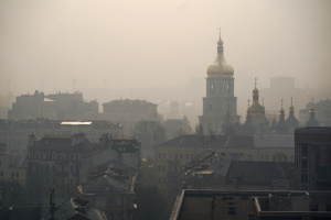 Пыльный четверг, лавра на карантине и весна в расцвете