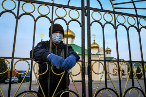 Дистанционная Пасха, изолированные в общежитии и тюльпаны онлайн