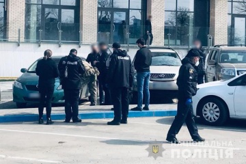 У Чернівцях посеред вулиці застрелили чоловіка