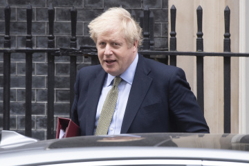 Johnson promete más artillería para Ucrania