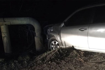 На Буковині автомобіль врізався у газову трубу - 9 сіл залишилось без газу