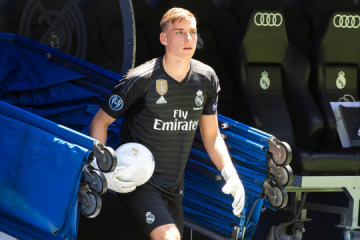 Futbolistas ucranianos Lunin y Stepnenko aceptan el reto de Ronaldo