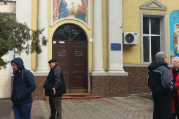 Священника ПЦУ, який побився з парафіянами в одеському храмі, можуть позбавити сану