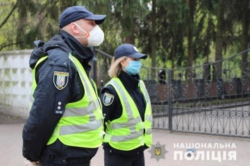 Поминальні дні: київські кладовища патрулюватиме поліція та муніципальна охорона